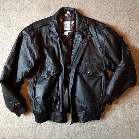 Vintage leather jacket - Picture 2 of 8